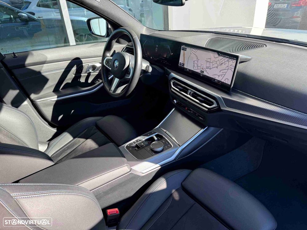 BMW 320 d Touring Pack Desportivo M Auto - 10
