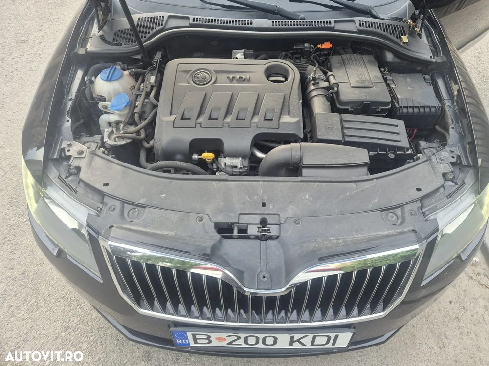 Skoda Superb 2.0 TDI Elegance DSG - 20