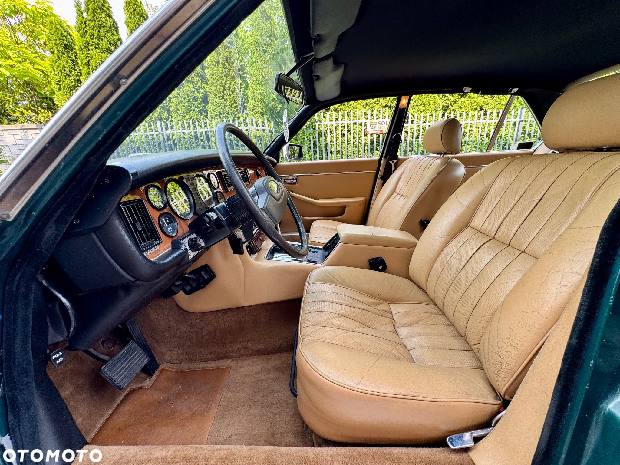 Jaguar XJ - 21