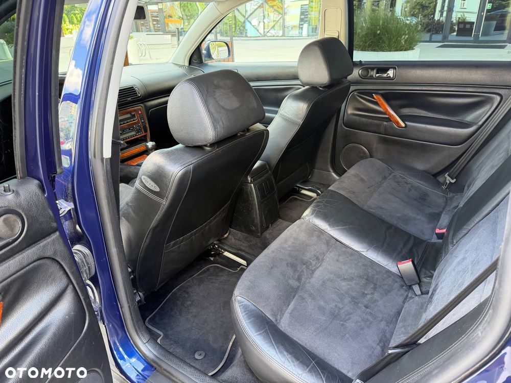 Volkswagen Passat 1.9 TDI Highline - 11