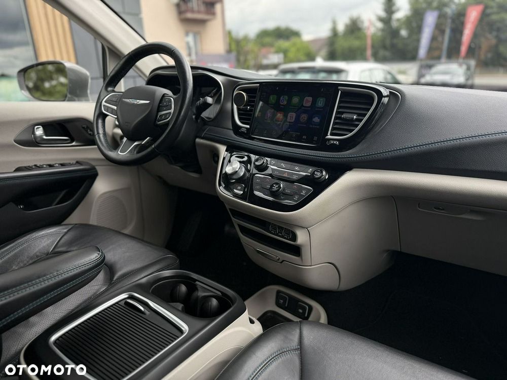 Chrysler Pacifica - 19