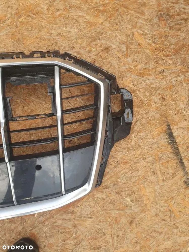 Grill atrapa chłodnicy chrom radar AUDI Q8 sq8 - 3
