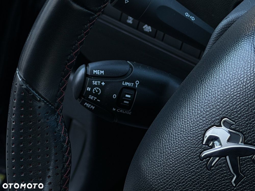 Peugeot 308 BlueHDi 150 EAT6 Stop & Start GT-Line Edition - 24