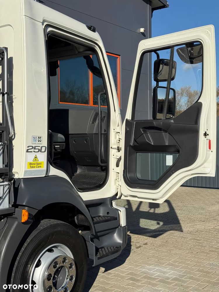 Volvo FL 15.250 Euro 6 // zamiatarka JOHNSTON VT652 //  BUCHER // odkurzacz , polewaczka - 16