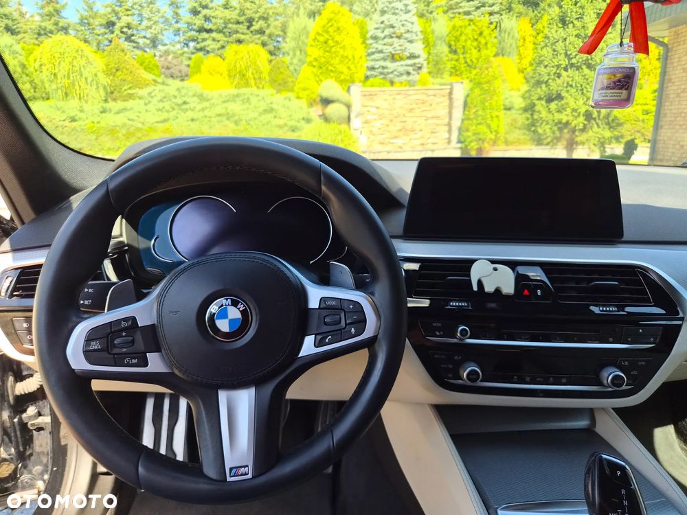 BMW Seria 5 520d xDrive M Sport sport - 27