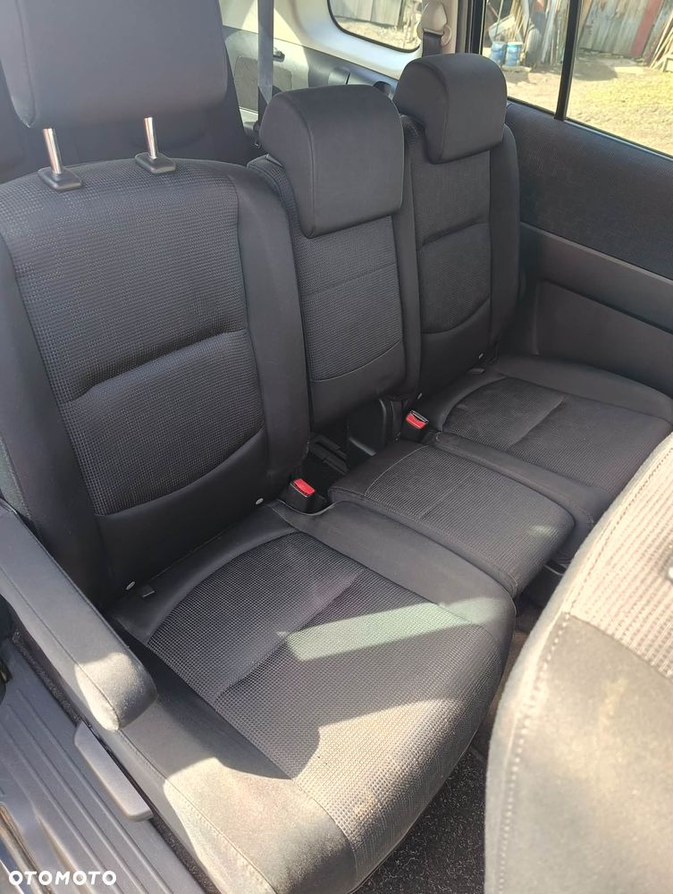 Mazda 5 2.0 Sport - 25