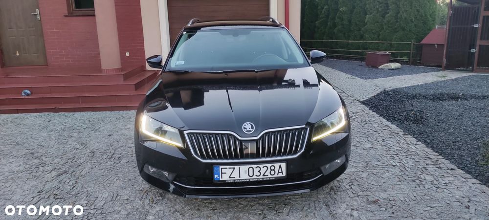 Skoda Superb 2.0 TDI Ambition - 2