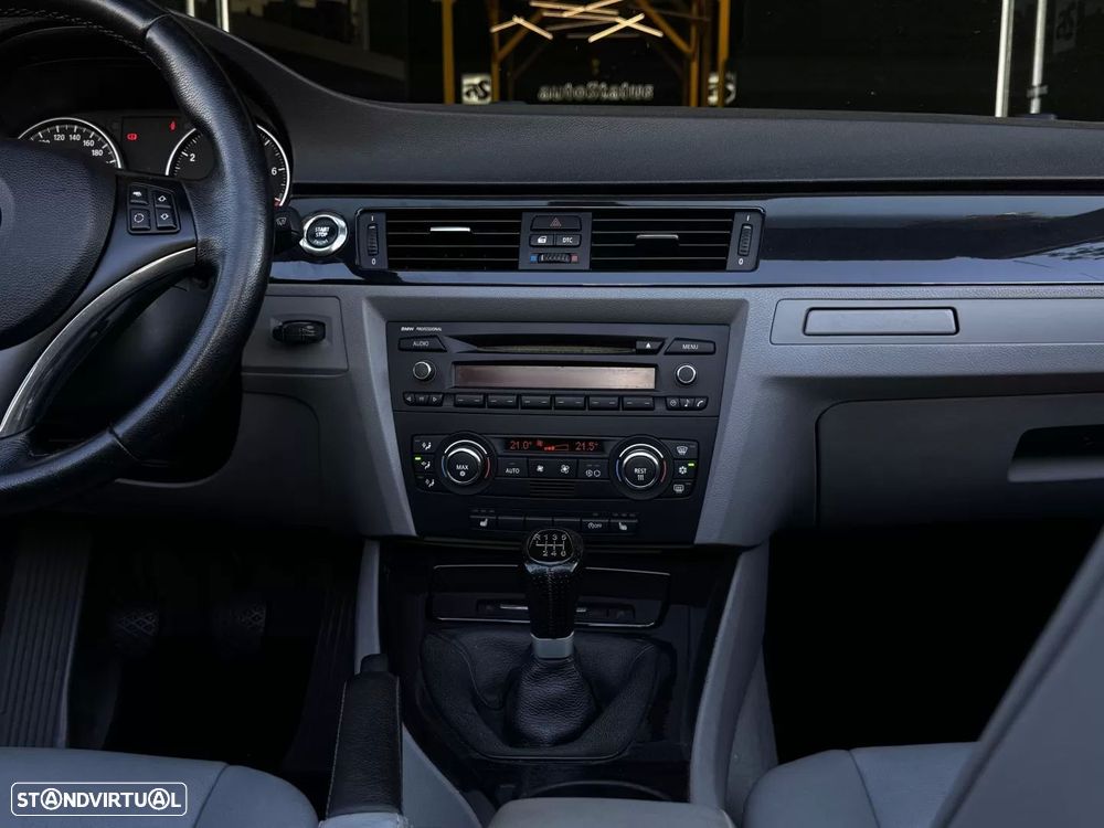 BMW 320 i Cabrio - 28