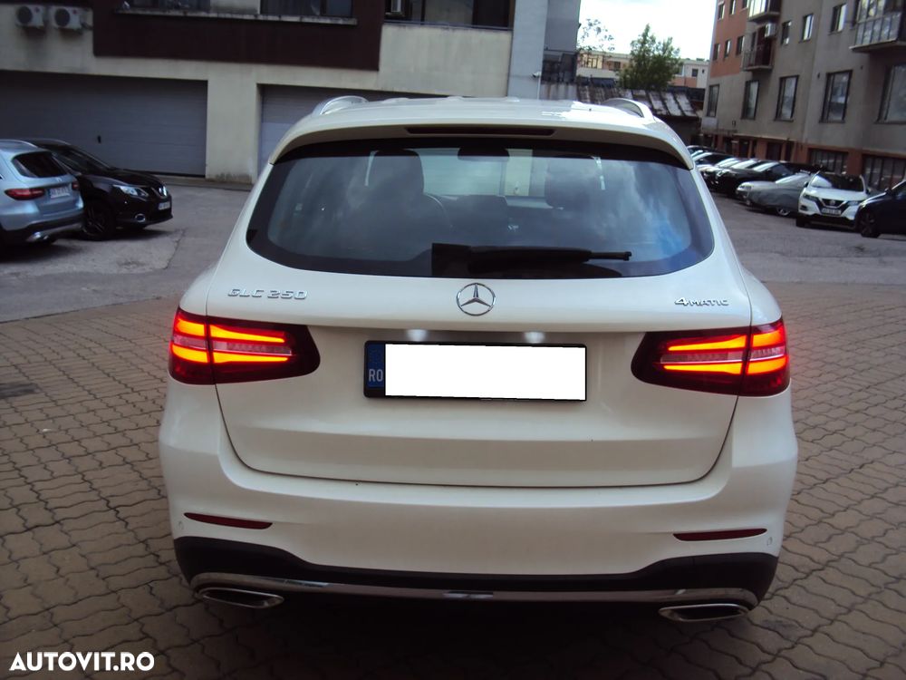 Mercedes-Benz GLC 250 4MATIC - 11