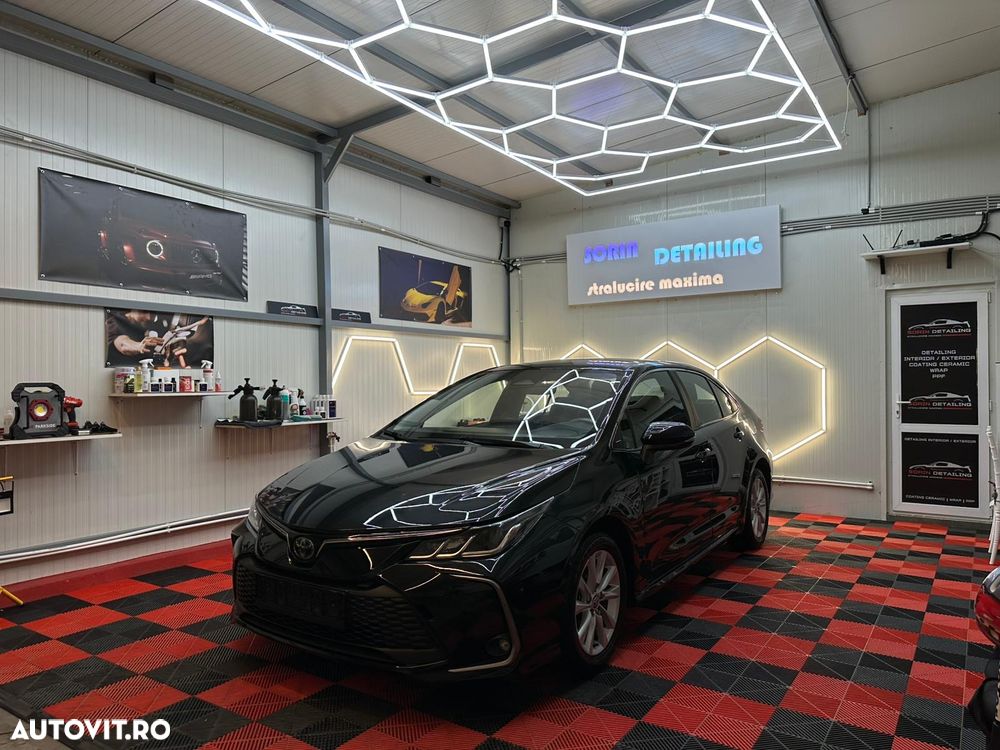 Toyota Corolla 1.8 HSD Business - 2