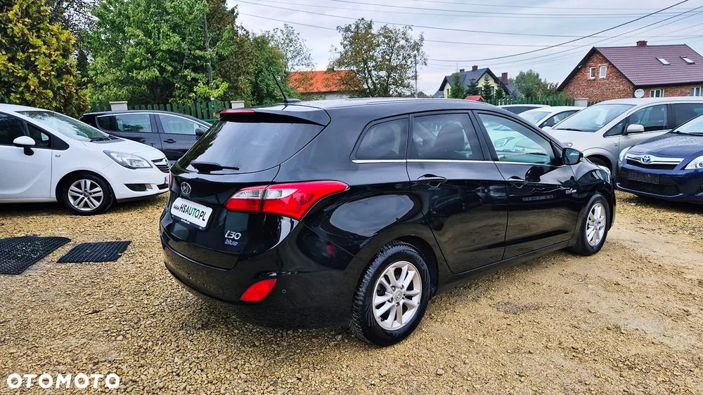 Hyundai i30 1.6 Fifa World Cup Edition - 13