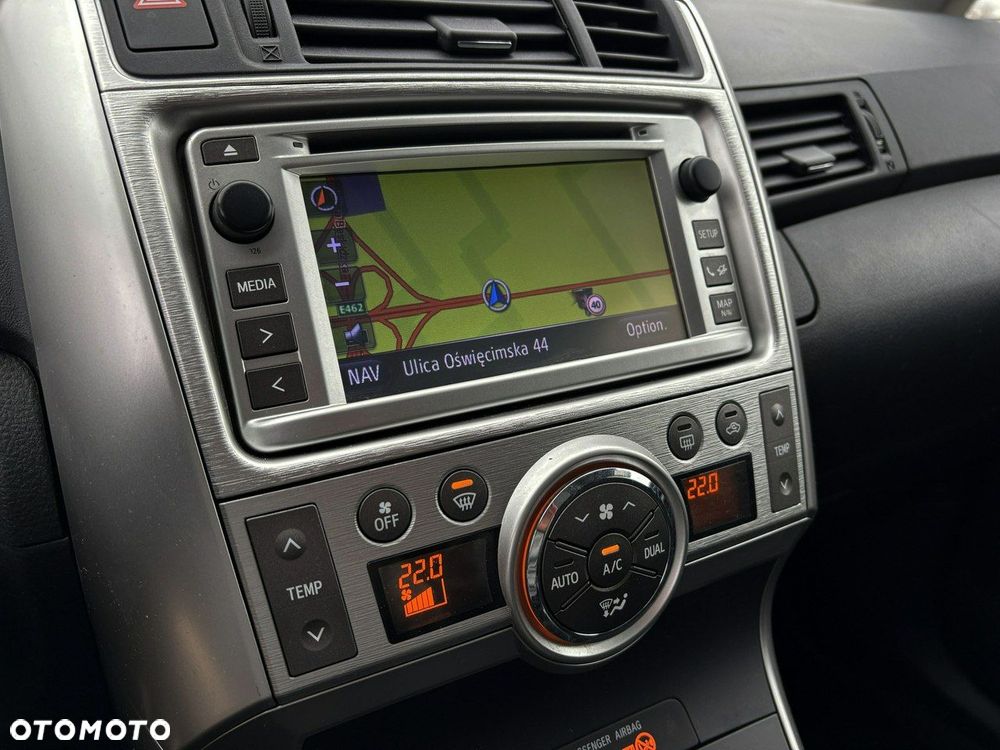 Toyota Verso 1.8 Premium 7os - 15