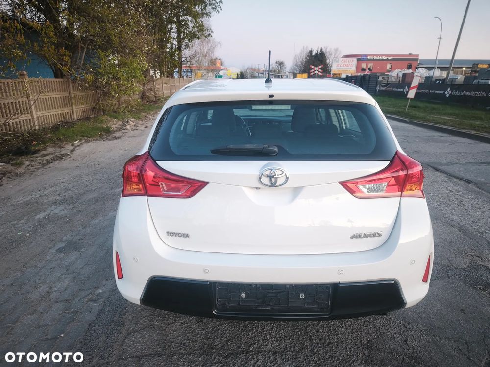 Toyota Avensis - 6