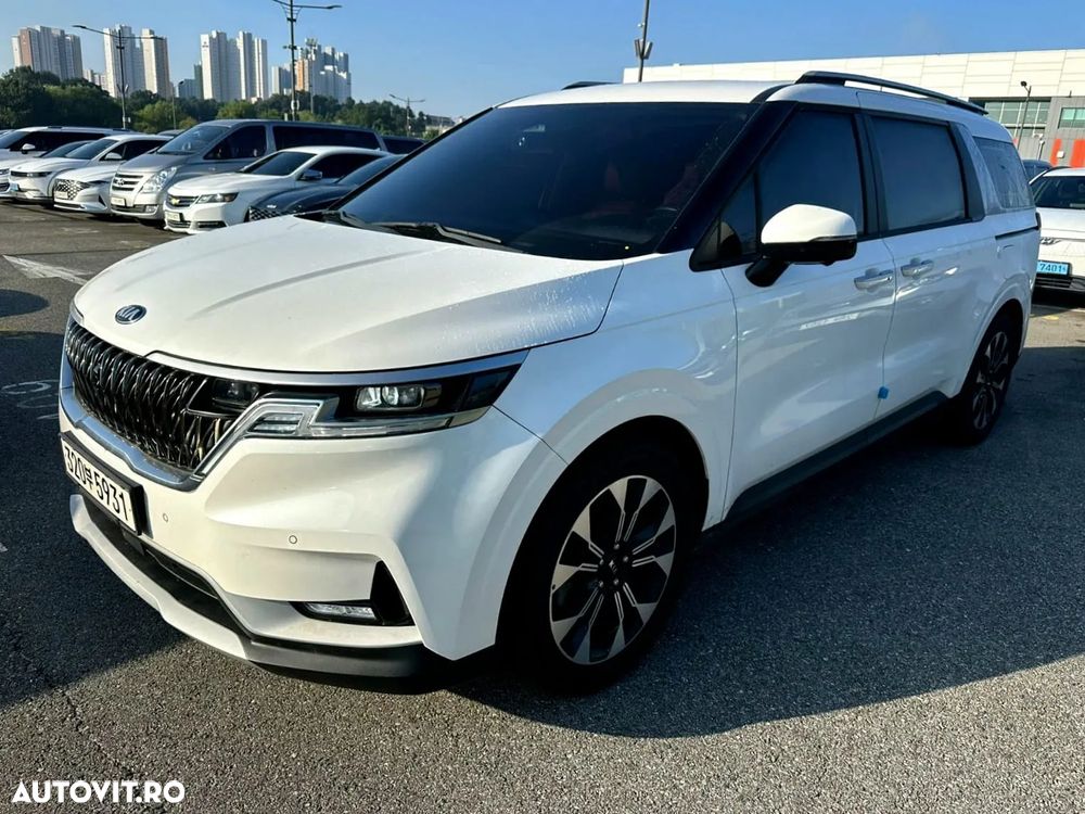 Kia Carnival - 8