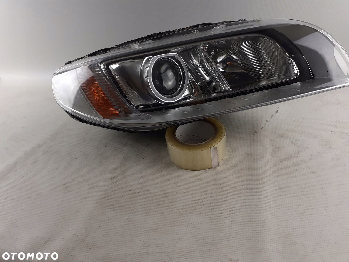 Lampa prawa przód Volvo XC70 V70 S80 xenon 07-16r. - 1