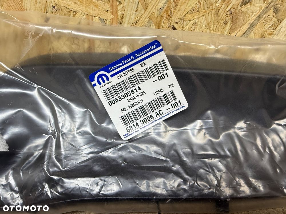 JEEP GRAND CHEROKEE LISTWA OZDOBNA ZDERZAKA Z PRZODU PRAWA OE 68143096AC - 2