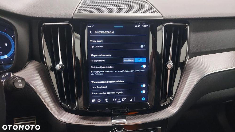 Volvo XC 60 B4 D Plus Dark - 21