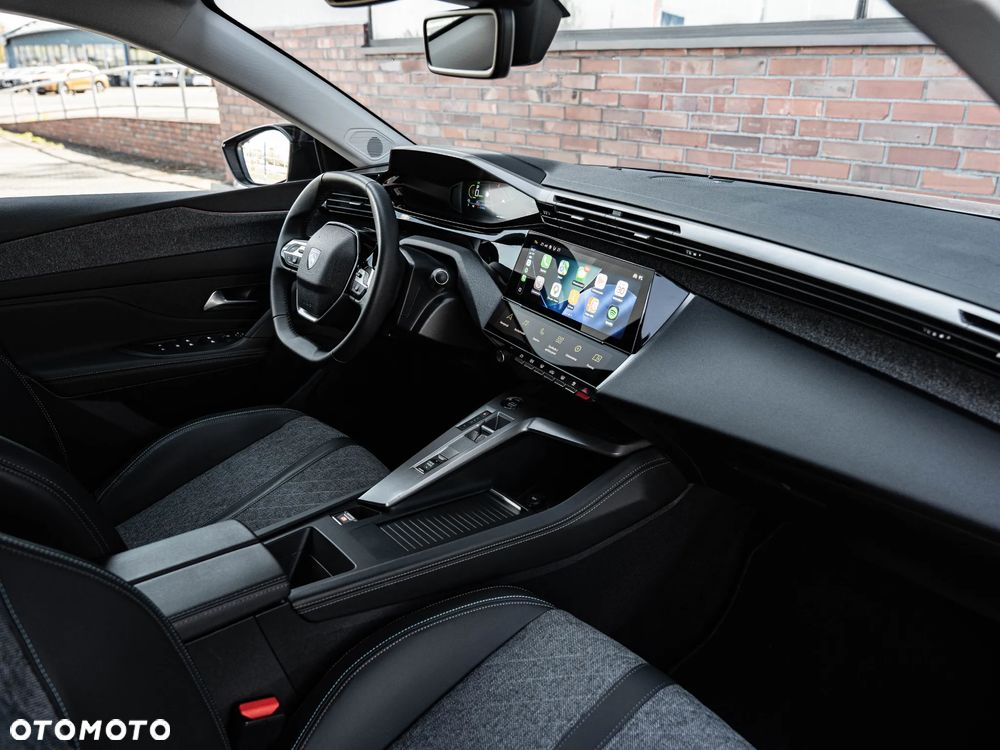 Peugeot 408 180 e-EAT8 Allure - 23
