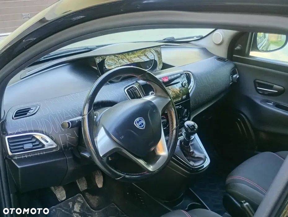 Lancia Ypsilon 1.2 8V Gold - 4