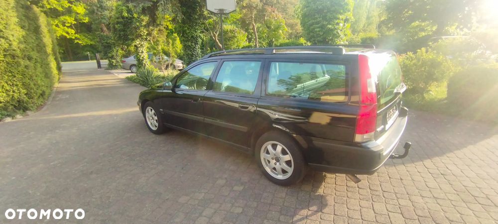 Volvo V70 D5 Comfort - 4