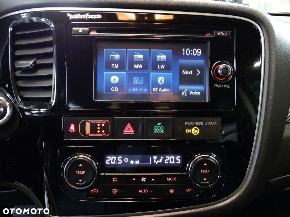 Mitsubishi Outlander - 26