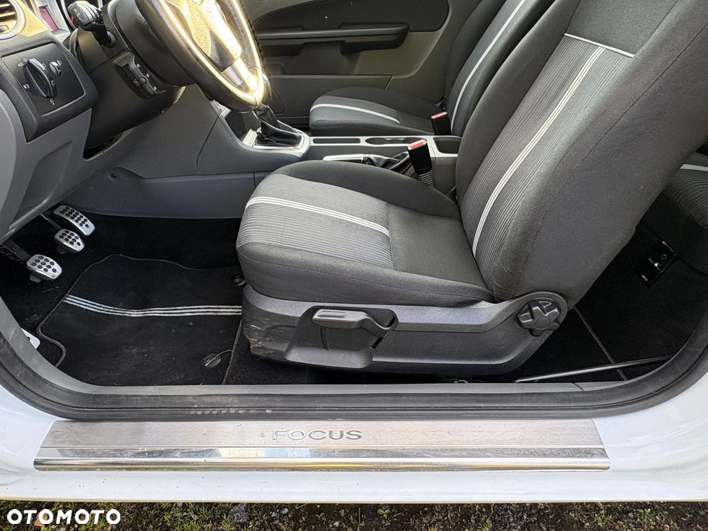 Ford Focus 1.6 16V Sport - 13
