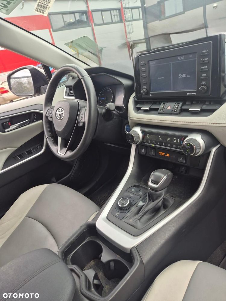 Toyota RAV4 - 12