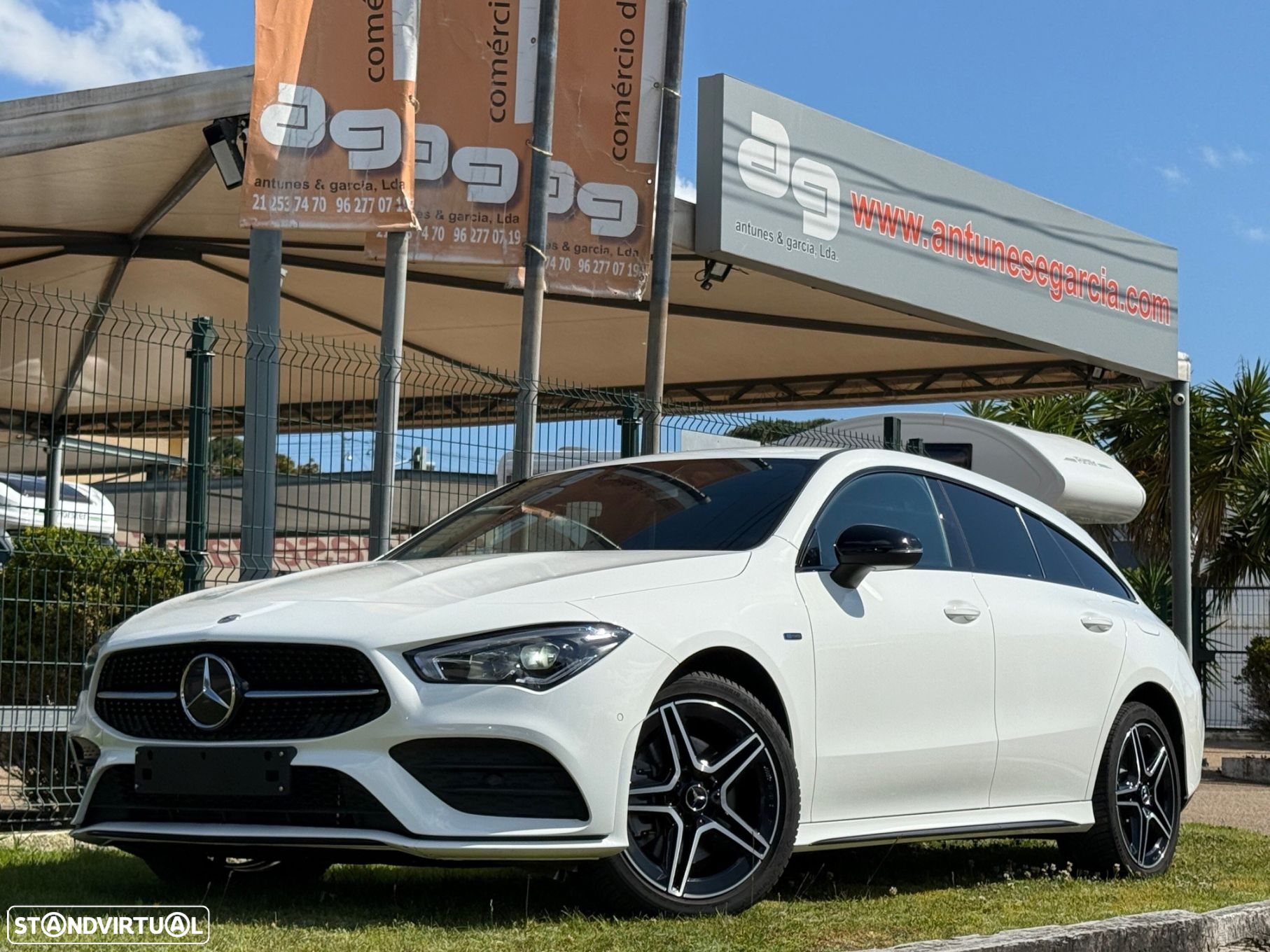 Mercedes-Benz CLA 250 e Shooting Brake AMG Line - 37