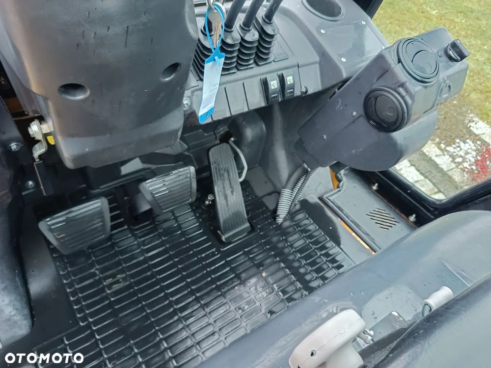 Caterpillar DP 30N - 10