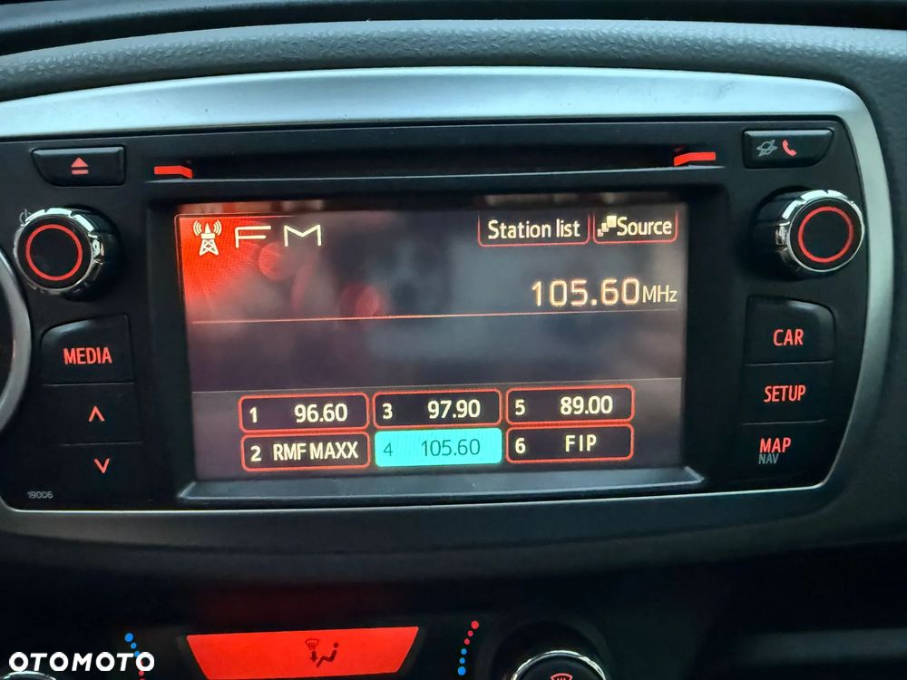 Toyota Yaris - 10