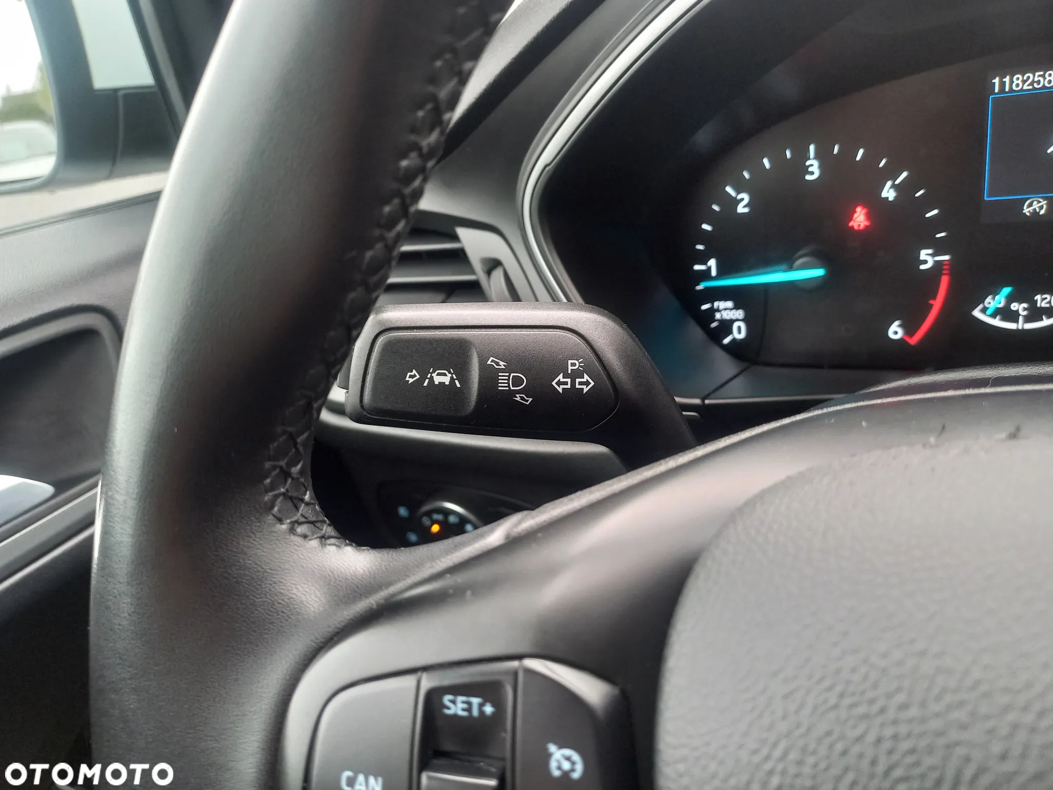 Ford Focus 1.5 EcoBlue Start-Stopp-System COOL&CONNECT DESIGN - 22