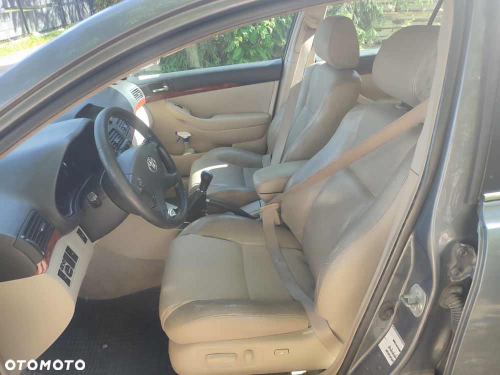 Toyota Avensis 2.0 VVT-i Prestige - 5