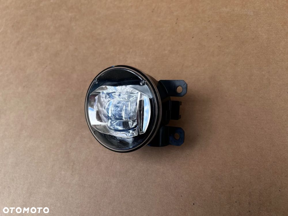 Jeep Renegade Fiat 500X HALOGEN LAMPA PRZECIWMGIELNA PRAWA PRAWY 52088648 51979318 90141070 - 2