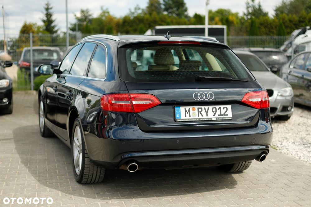 Audi A4 Avant - 10