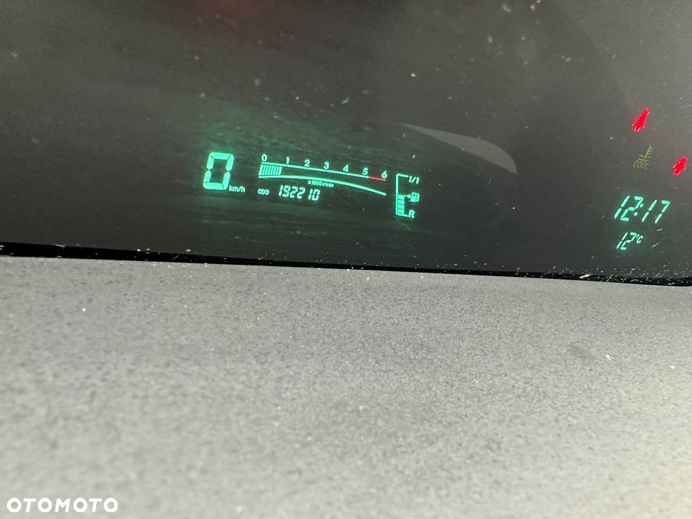 Toyota Yaris 1.4 D-4D - 17