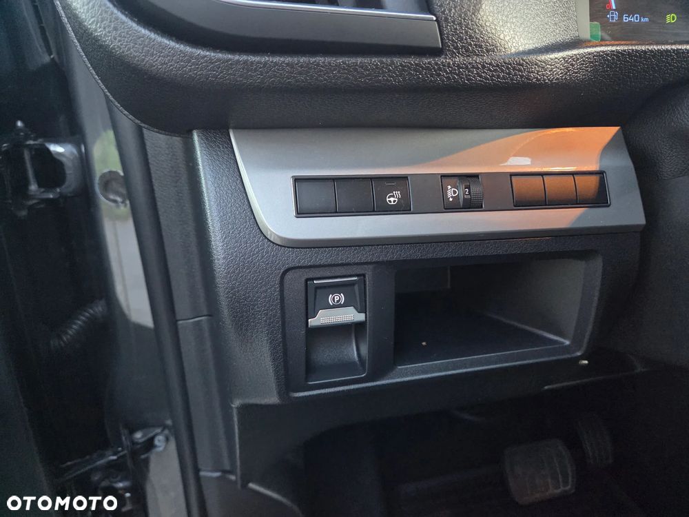 Peugeot Traveller 2.0 BlueHDi Long Business EAT8 - 29