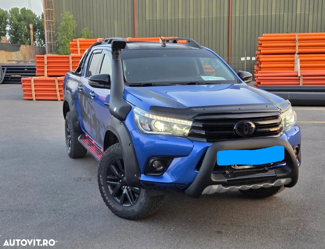Toyota Hilux 4x4 Double Cab A/T Invincible - 32