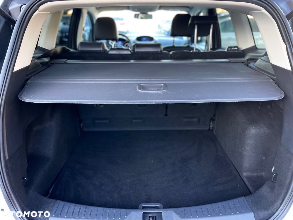 Ford Kuga 2.0 TDCi 2x4 Titanium - 32