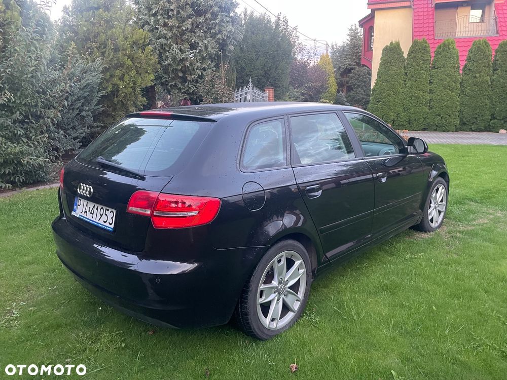 Audi A3 1.6 TDI DPF Attraction - 4
