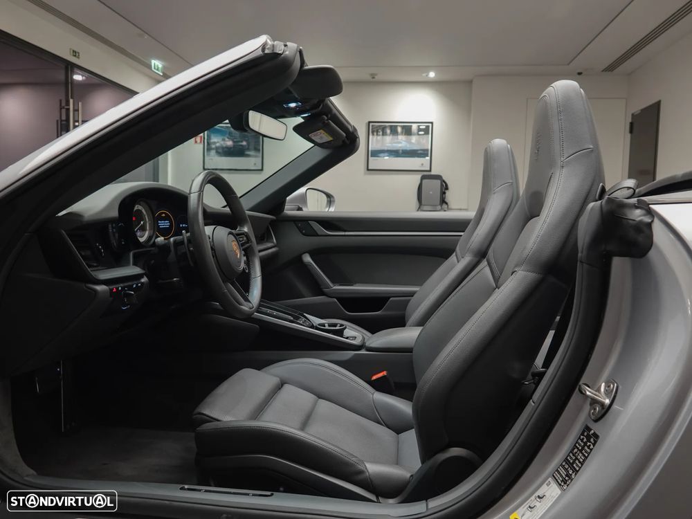 Porsche 911 (992) Carrera PDK - 27