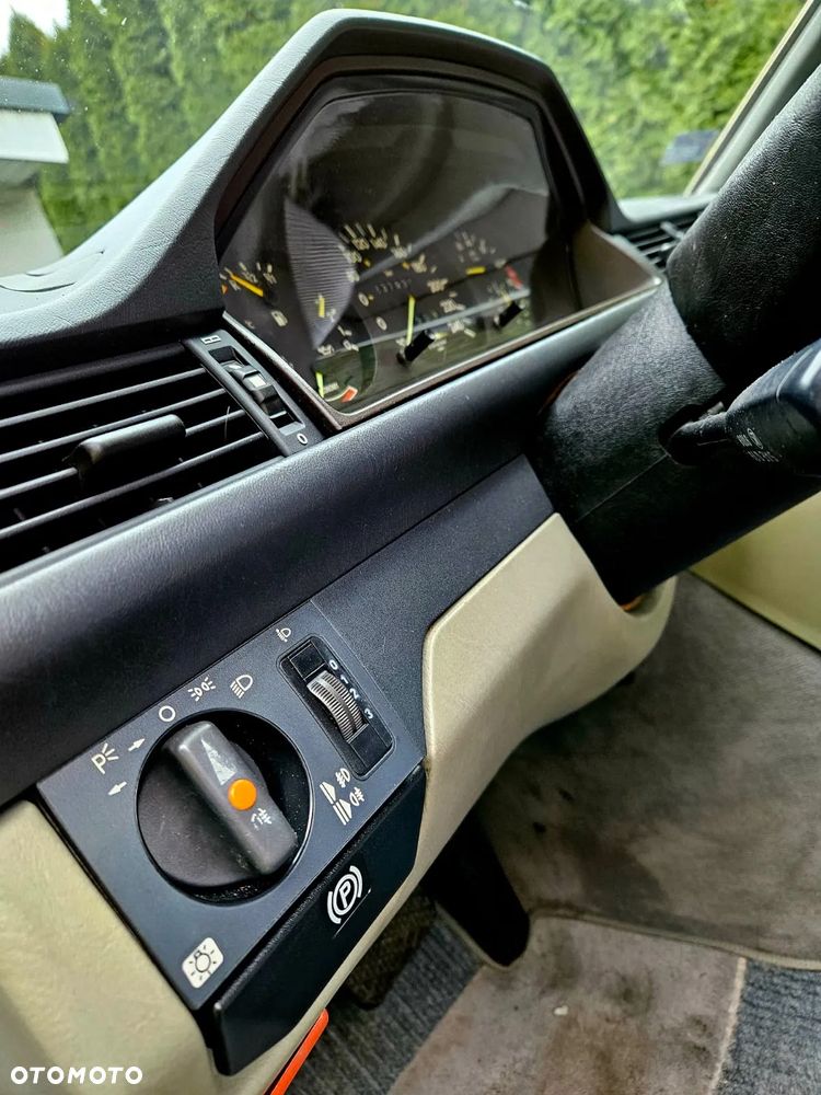 Mercedes-Benz W124 (1984-1993) - 11