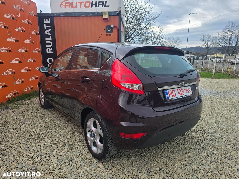 Ford Fiesta 1.4 Autom. Titanium - 4