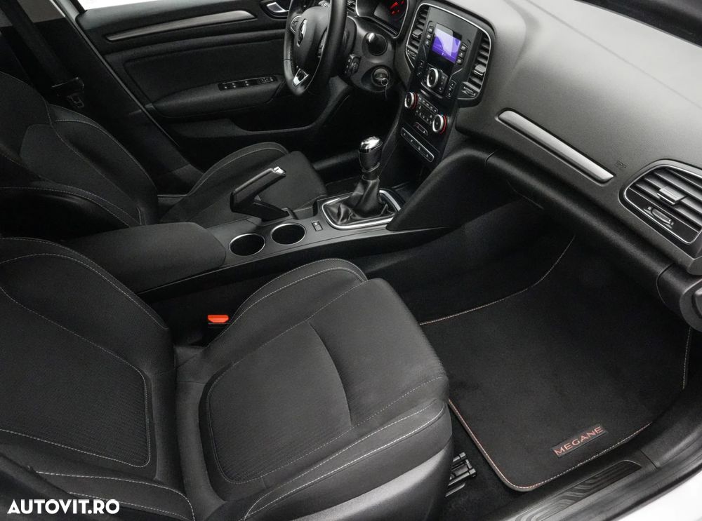 Renault Megane TCe 140 GPF EQUILIBRE - 12
