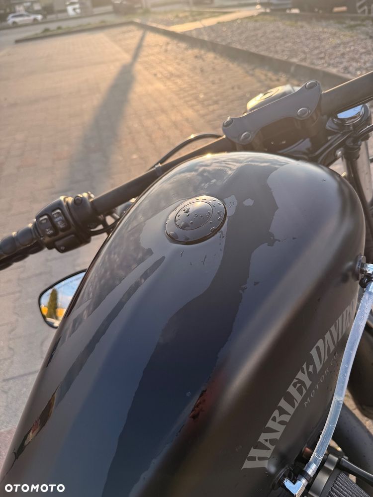 Harley-Davidson Sportster Iron 883 - 10