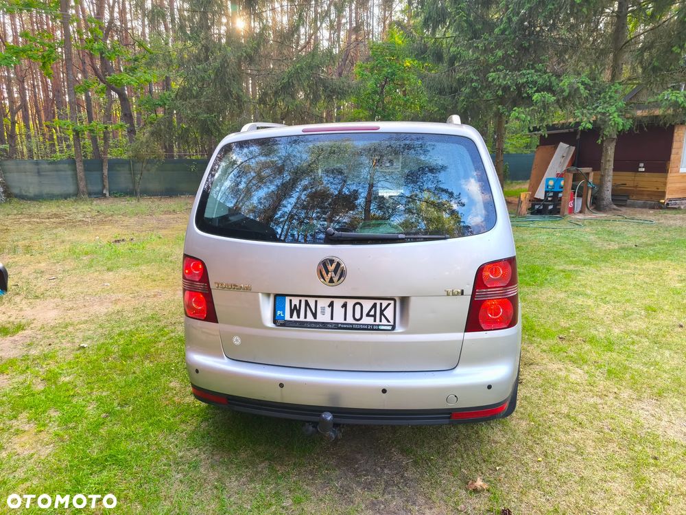 Volkswagen Touran 2.0 TDI Q-Line - 6