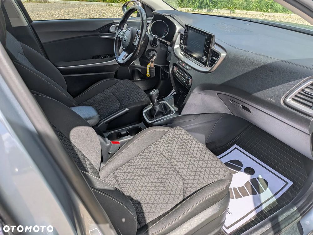 Kia Ceed 1.6 CRDi SCR L Business Line - 27