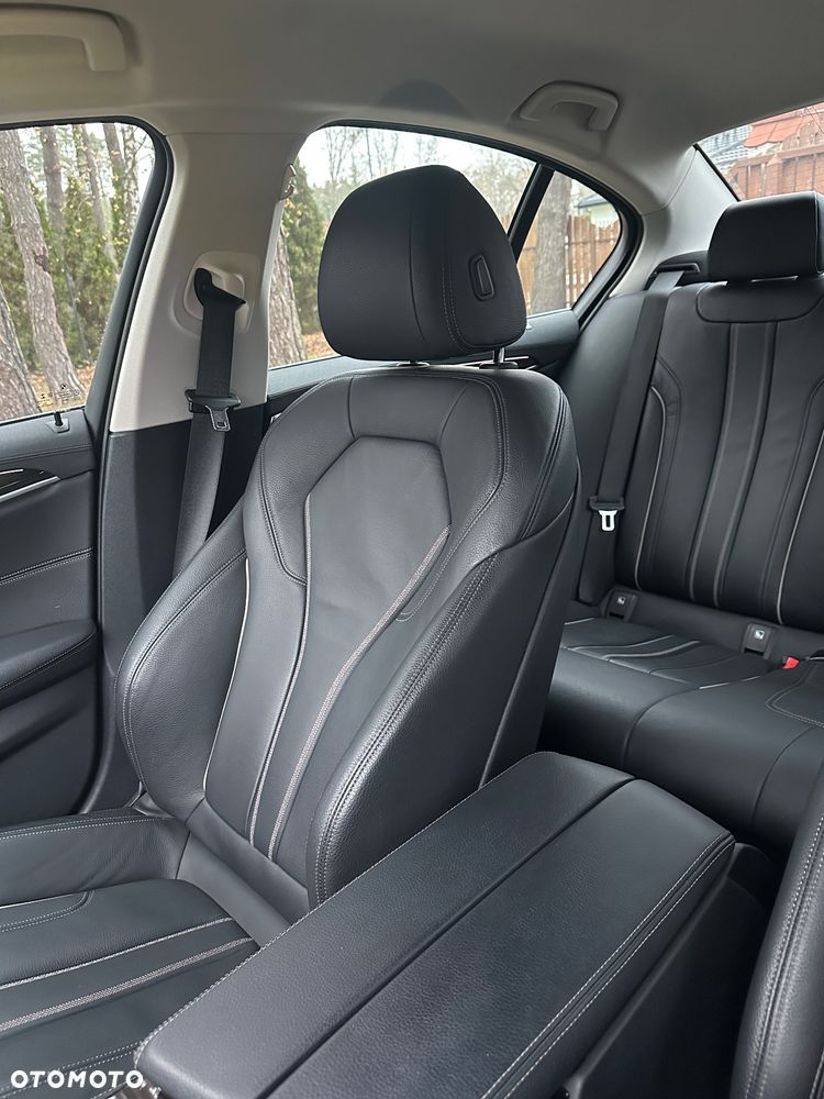 BMW Seria 5 520d xDrive Luxury Line - 22