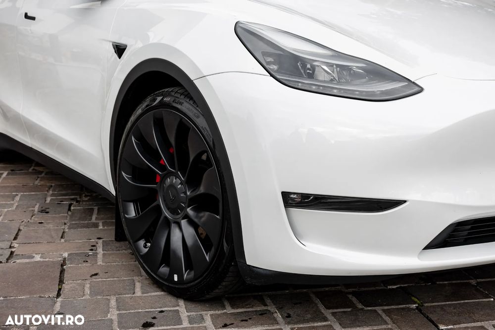 Tesla Model Y Performance Dual Motor AWD - 7