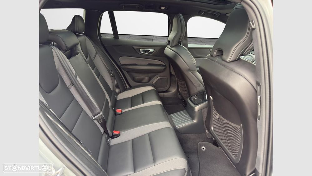 Volvo V60 2.0 T6 AWD TE Plus Dark - 14