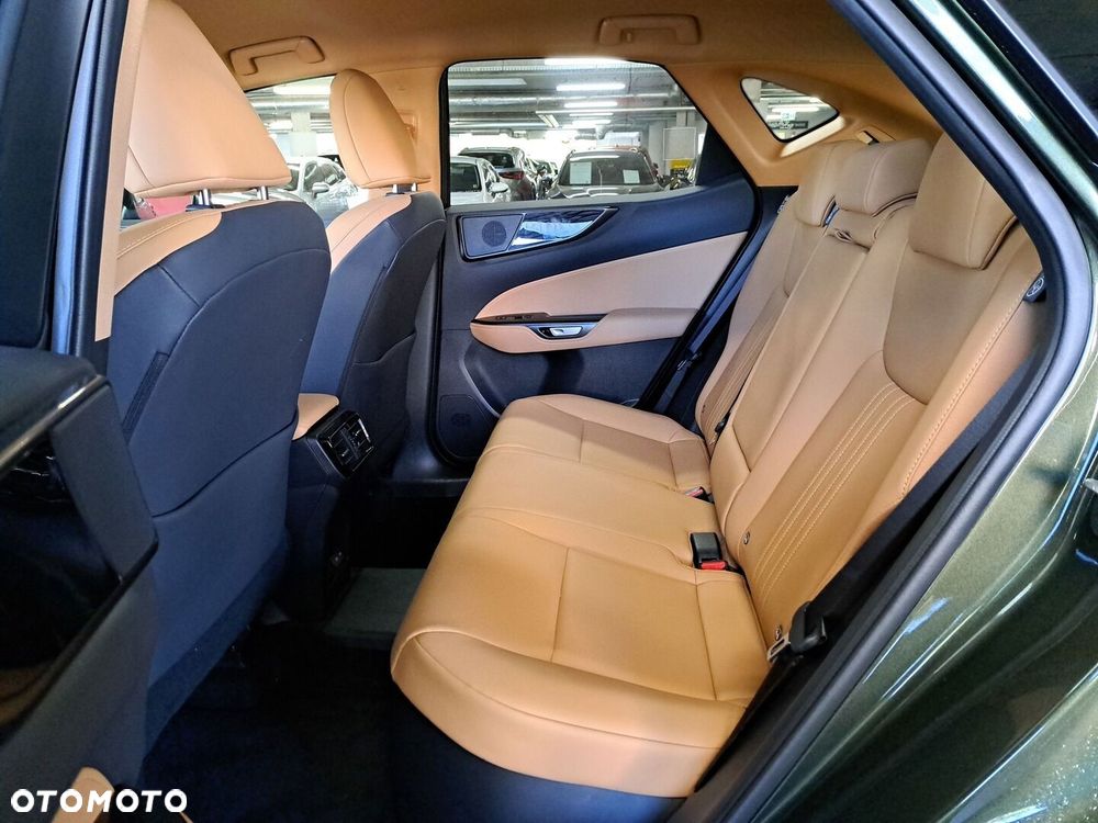 Lexus NX 2025